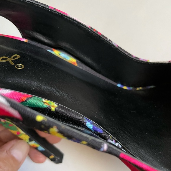 QUPID Floral Print Heels - Picture 6 of 8